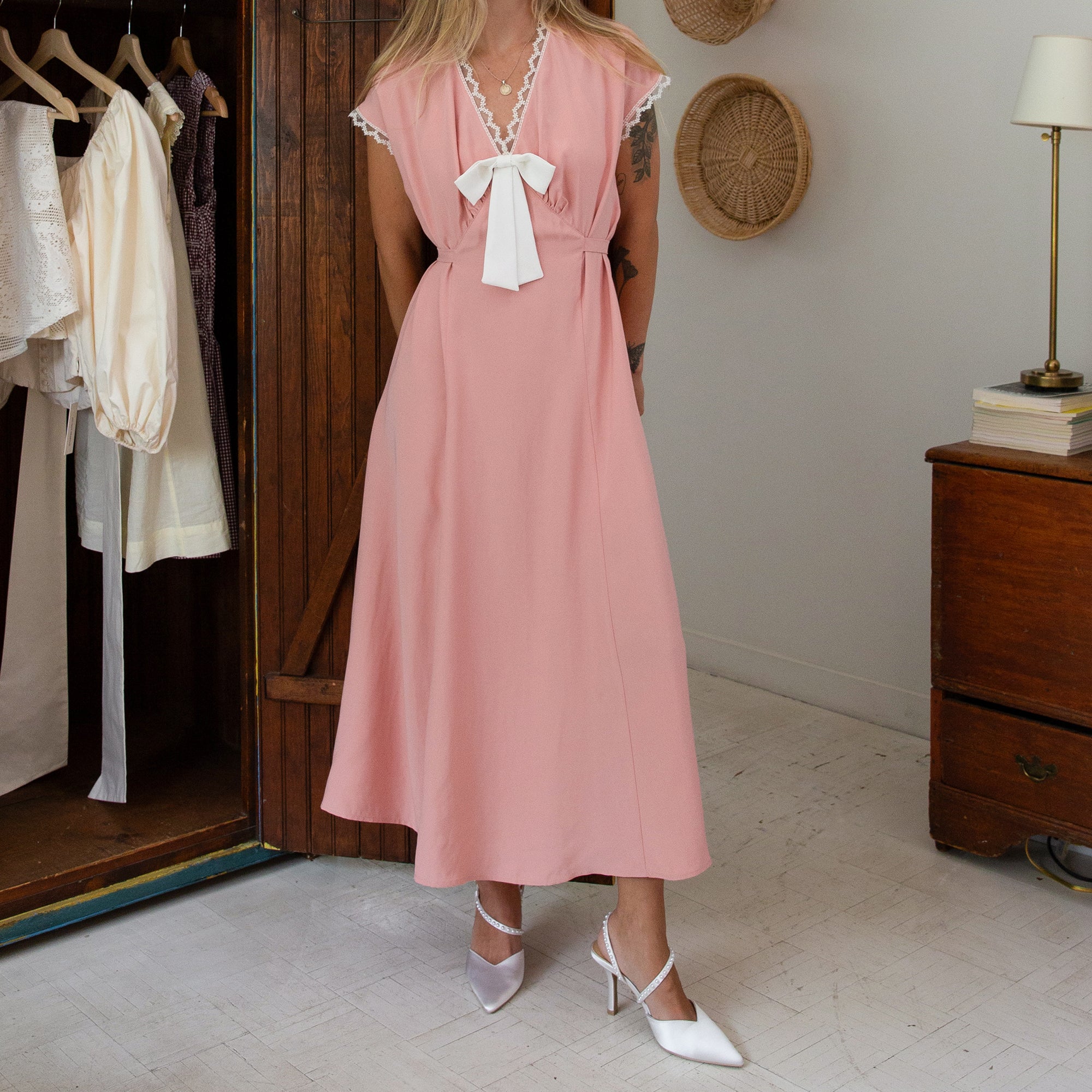 KAMRA PEARL HEELS TRUE WHITE SATIN