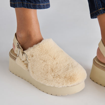 LANSY FLATS NATURAL PLUSH