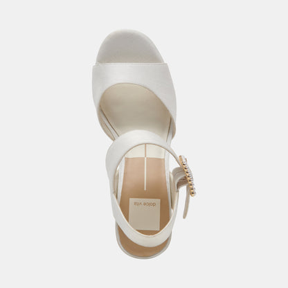 BOBBY PEARL HEELS WHITE PEARLS - re:vita
