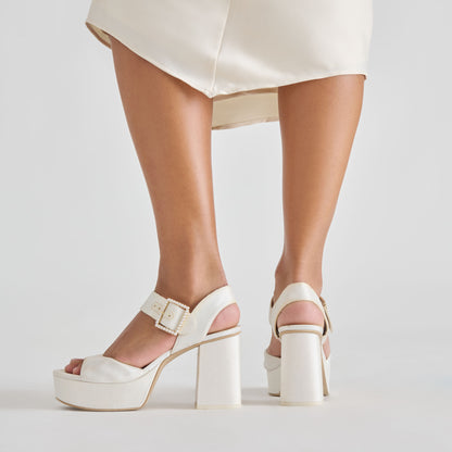 BOBBY PEARL HEELS WHITE PEARLS