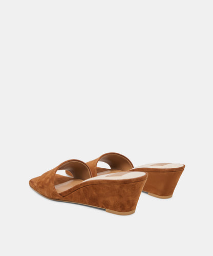 QAILY WEDGES BROWN SUEDE