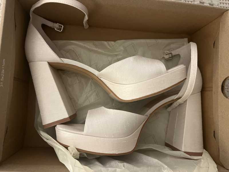 WHITE SATIN / 9 / V100_Brittany_115384 - view 14